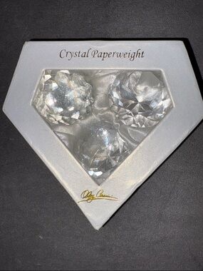 Oleg Cassini Crystal Paperweight Set - Clear